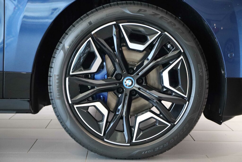 BMW iX xDrive40