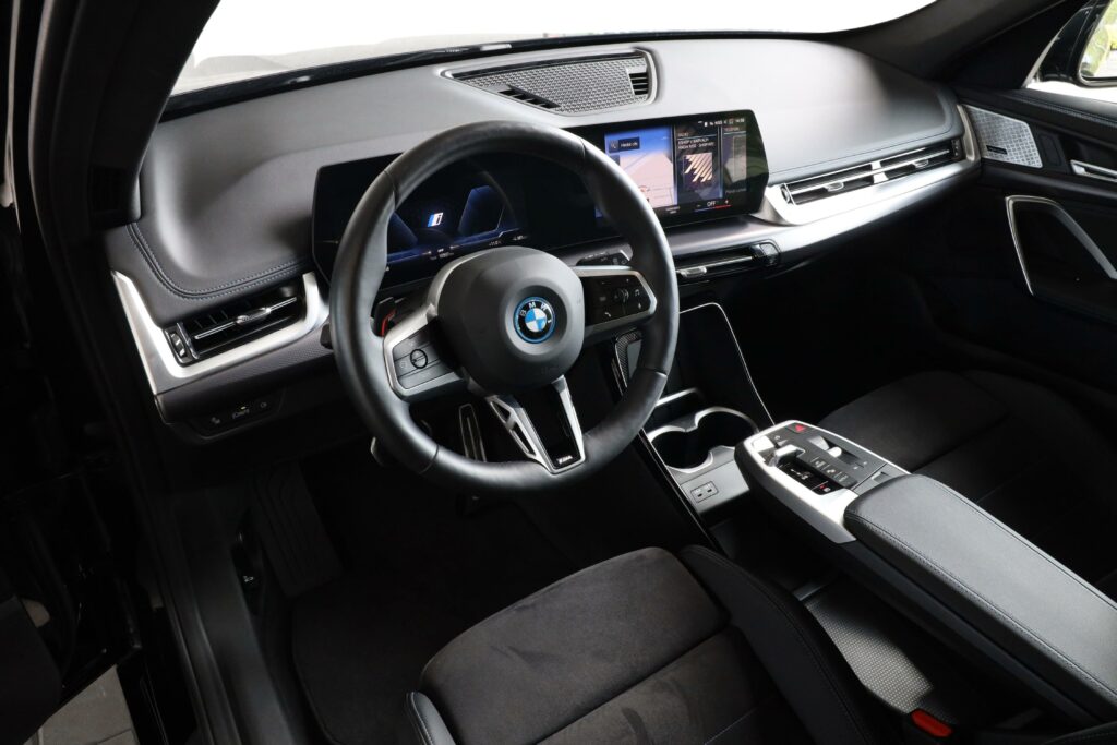 BMW iX1 xDrive30